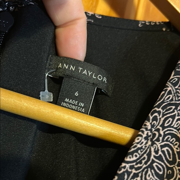 Ann Taylor Elegant Black Floral Dress - Picture 6 of 13